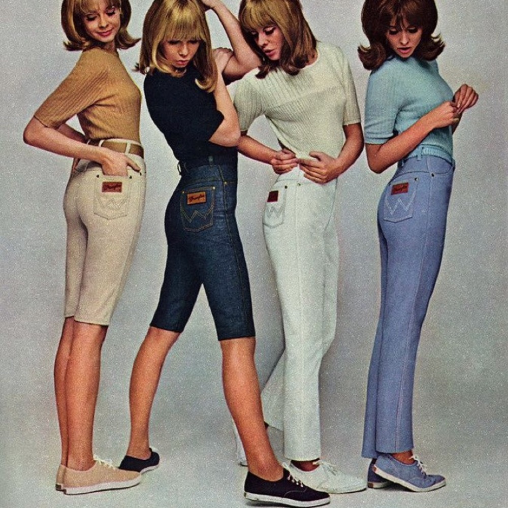 Wrangler High Waisted Mom Jeans - Picture 4 of 4